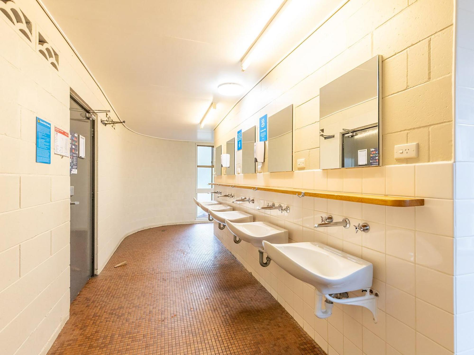Nrma Bairnsdale Riverside Holiday Park Екстер'єр фото