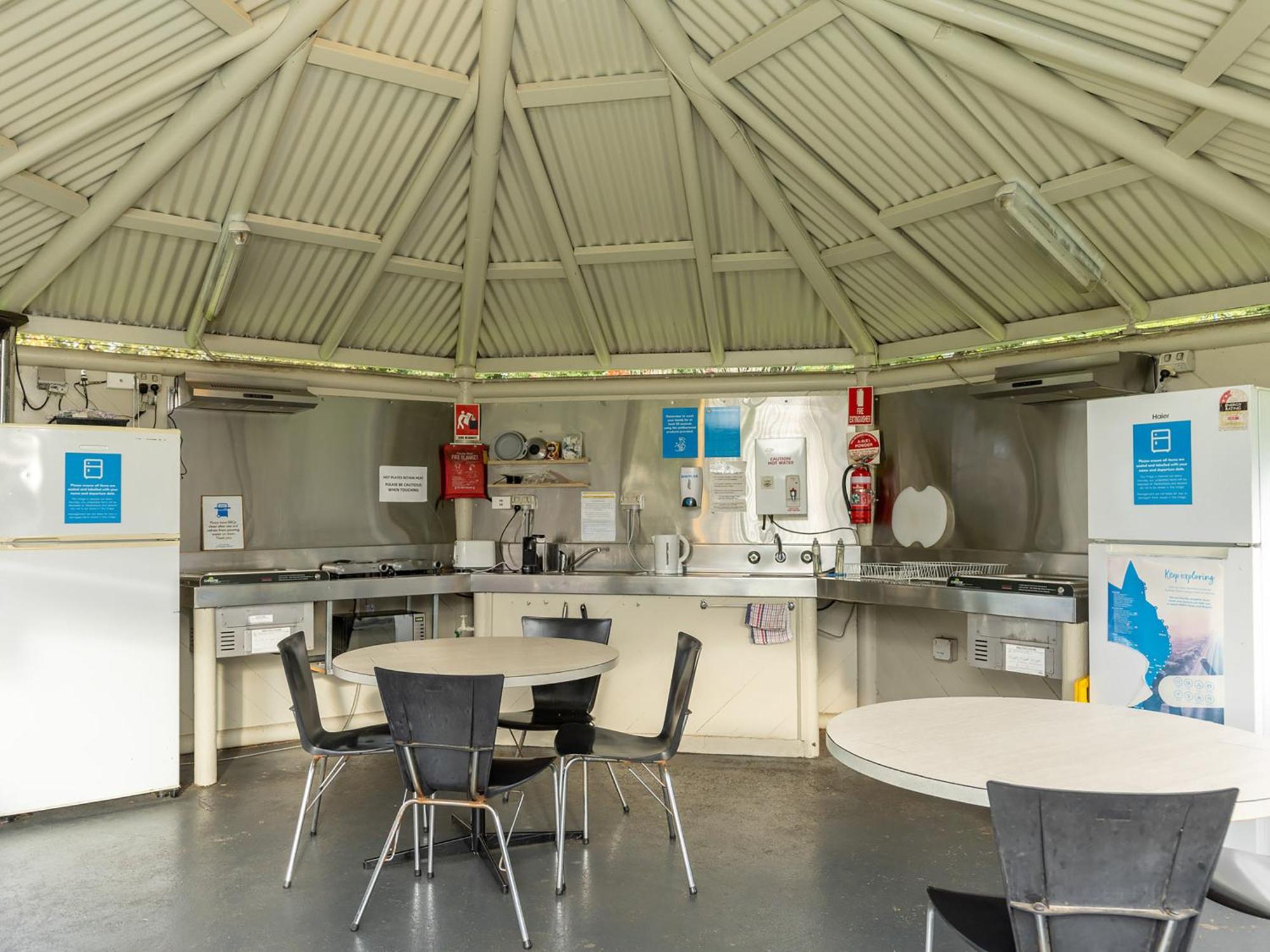 Nrma Bairnsdale Riverside Holiday Park Екстер'єр фото