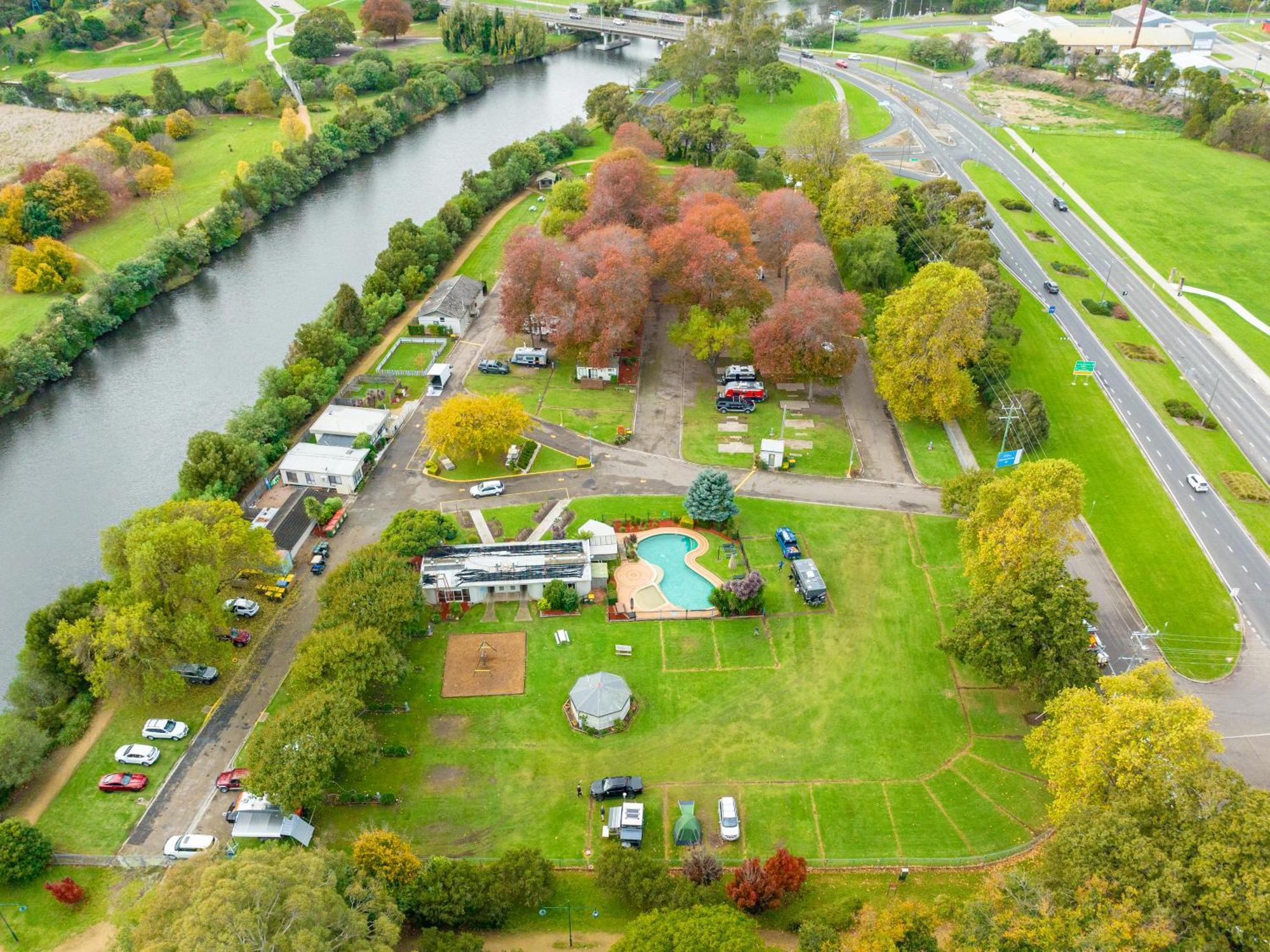 Nrma Bairnsdale Riverside Holiday Park Екстер'єр фото