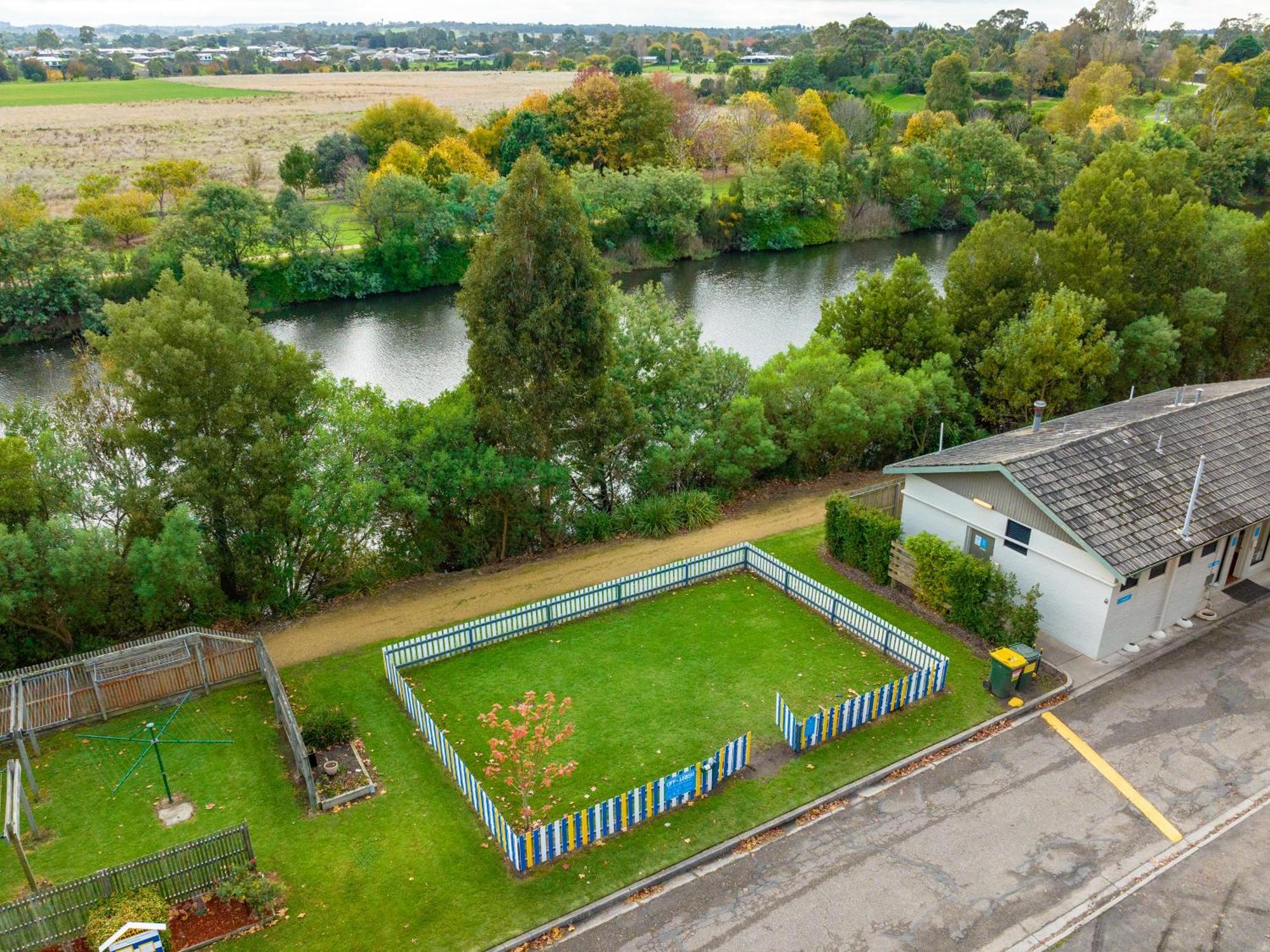 Nrma Bairnsdale Riverside Holiday Park Екстер'єр фото