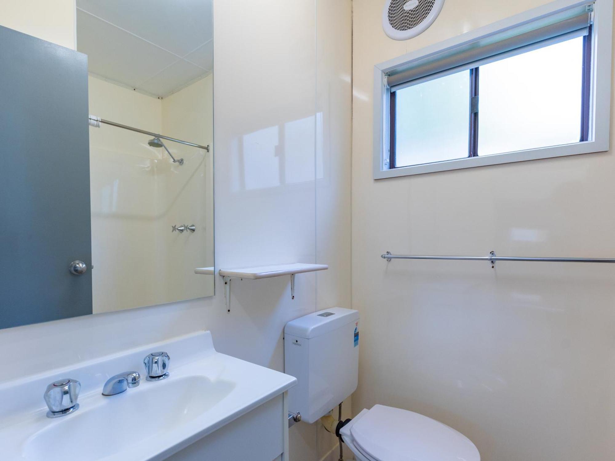 Nrma Bairnsdale Riverside Holiday Park Номер фото